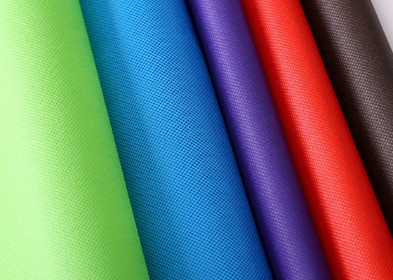 Diaper Surface 20GSM PP Spunbond Nonwoven Fabric 10cm-320cm Width Colorful Emboss